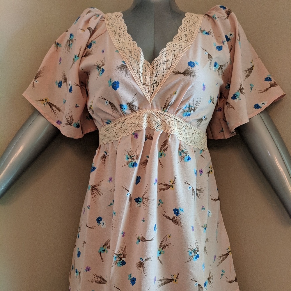 Suzanne Betro Peach floral lace blouse size medium - Picture 2 of 6